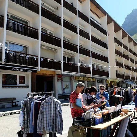 Hauts Lieux - Grand Aux Pieds Mae-5004